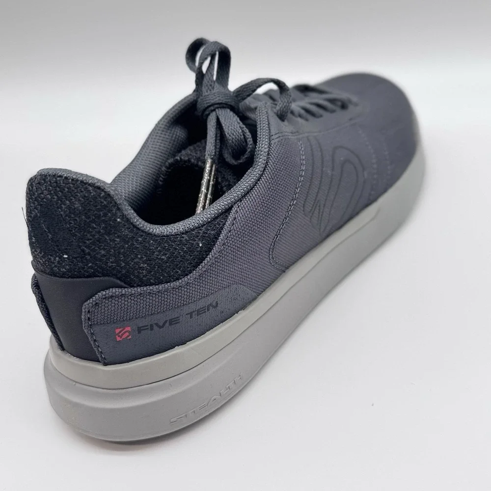 adidas sleuth dlx